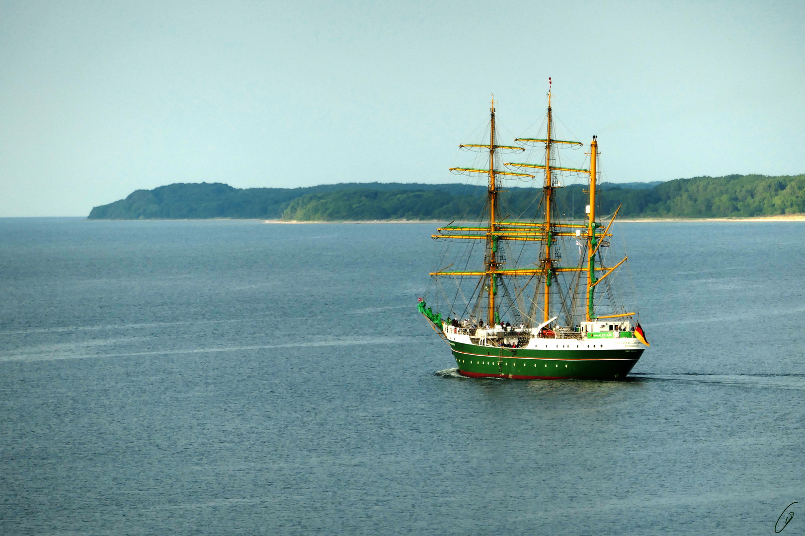 Das Schiff mit den grünen Segeln