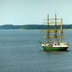 Das Schiff mit den grünen Segeln