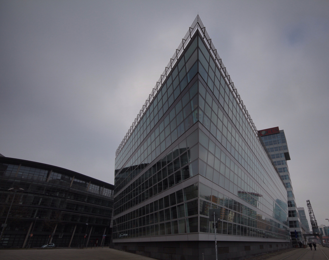 Das Schiff steht am Düsseldorfer medienhafen