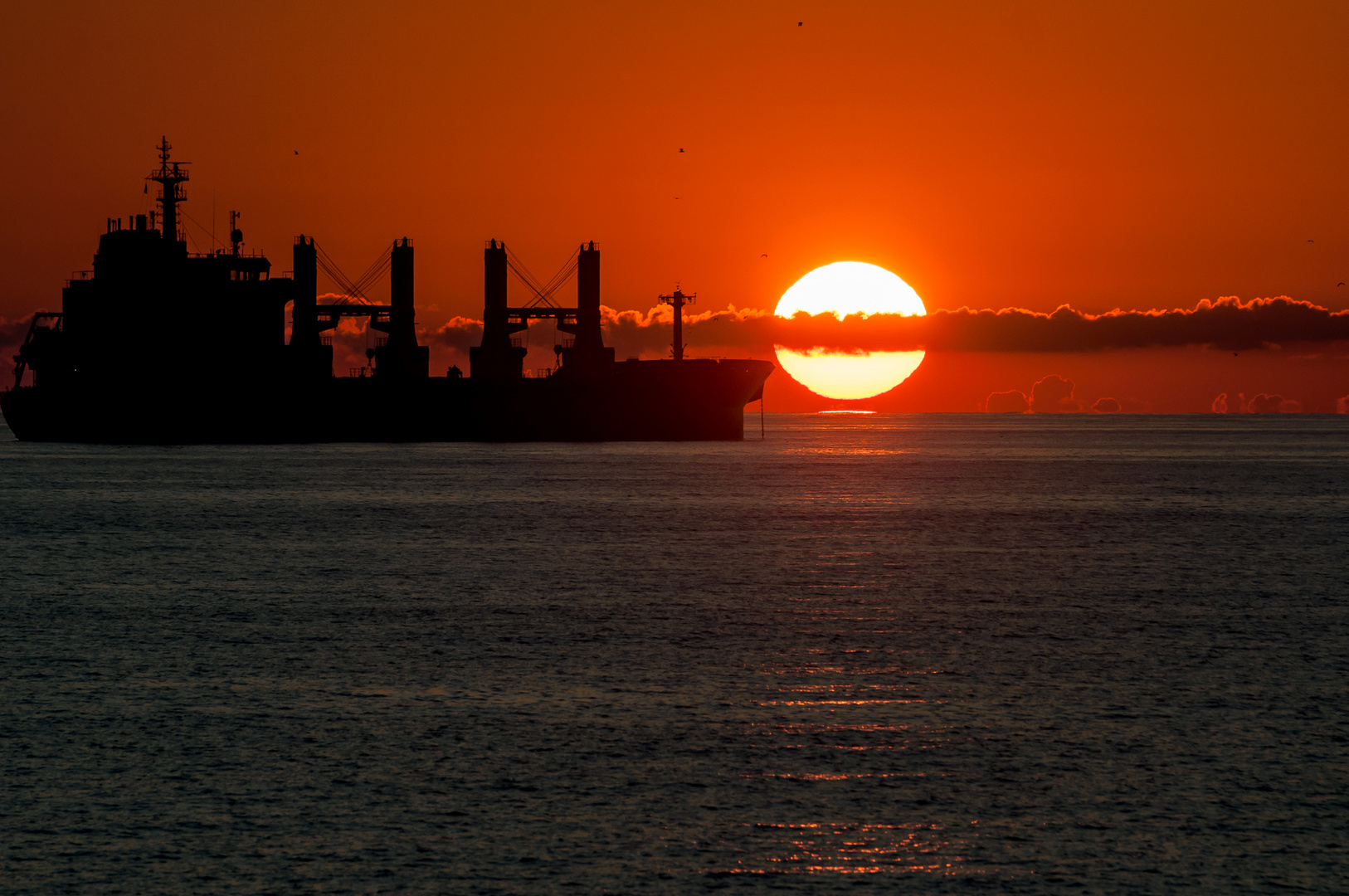 Das Schiff verabschiedet sich von der Sonne