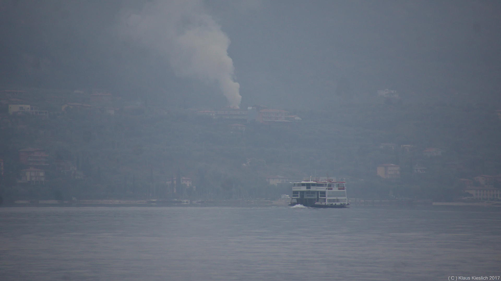 Das Schiff vor uns hat den gleichen Weg....