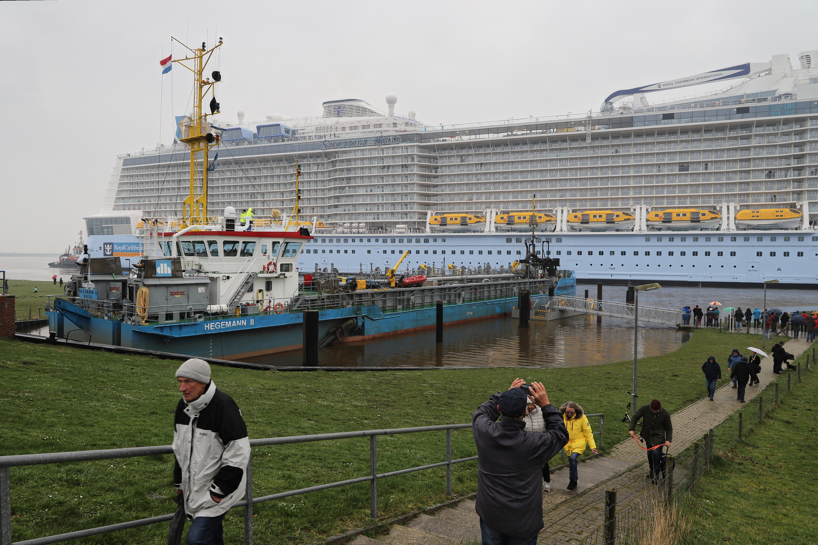 Das Schiff zieht weiter (2019_03_20_EOS 6D Mark II_0777_ji)