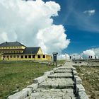 Das Schlesierhaus unterhalb der Schneekoppe an der tschechisch-polnischen Grenze