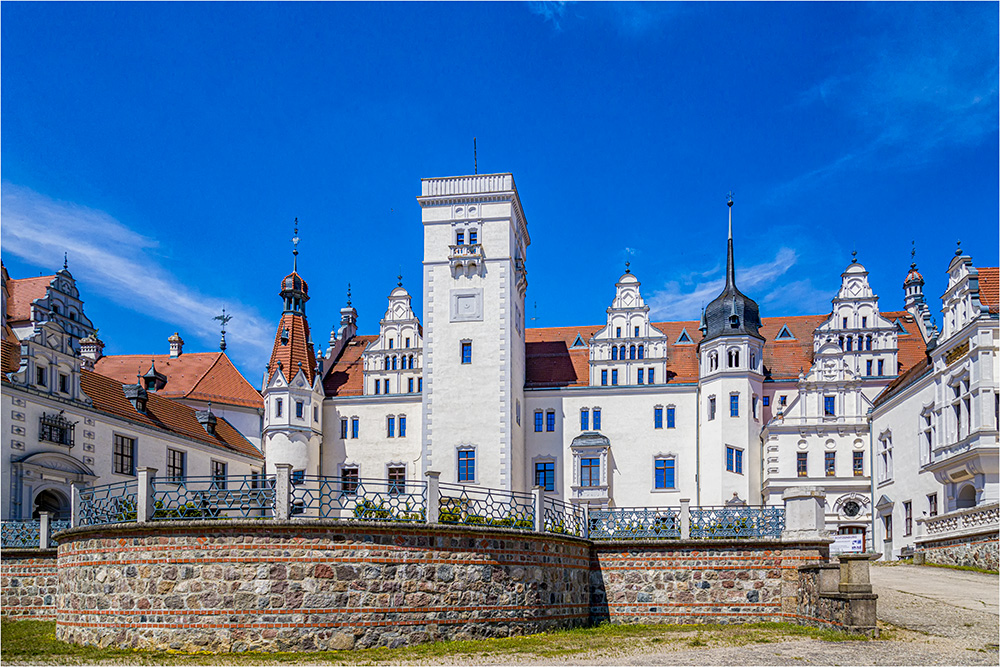 Das Schloß Boitzenburg sieht auch am Tage fantastisch aus