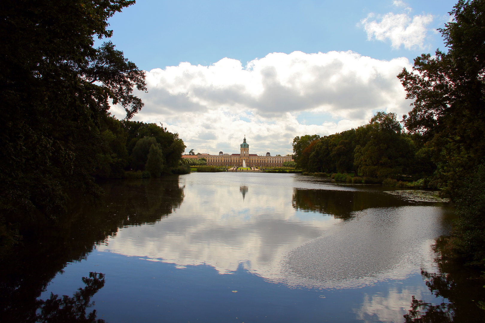 Das Schloss Charlottenburg in Mitten eines wunderschönen Parks