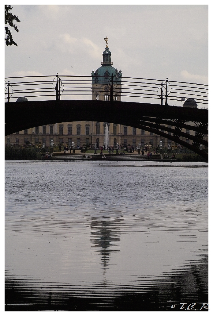 Das Schloss, die Brücke und die Reflektion