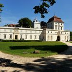 . . das Schloss Ernstbrunn . .