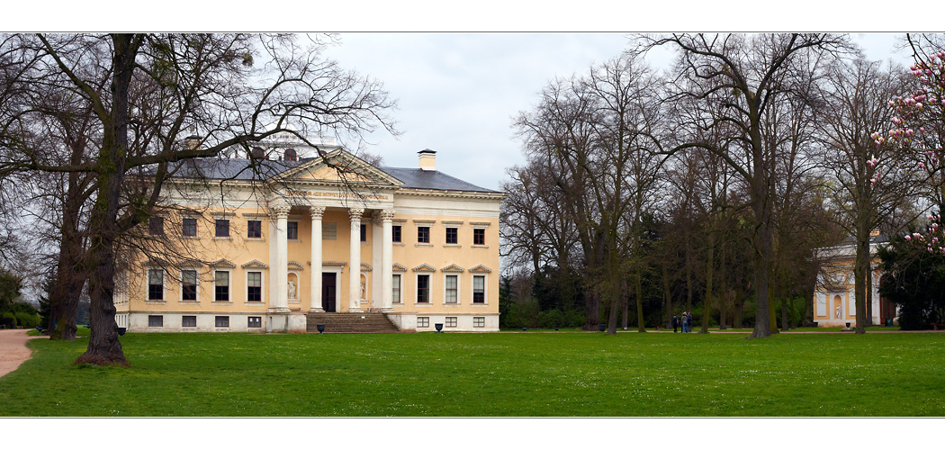 Das Schloß im Park