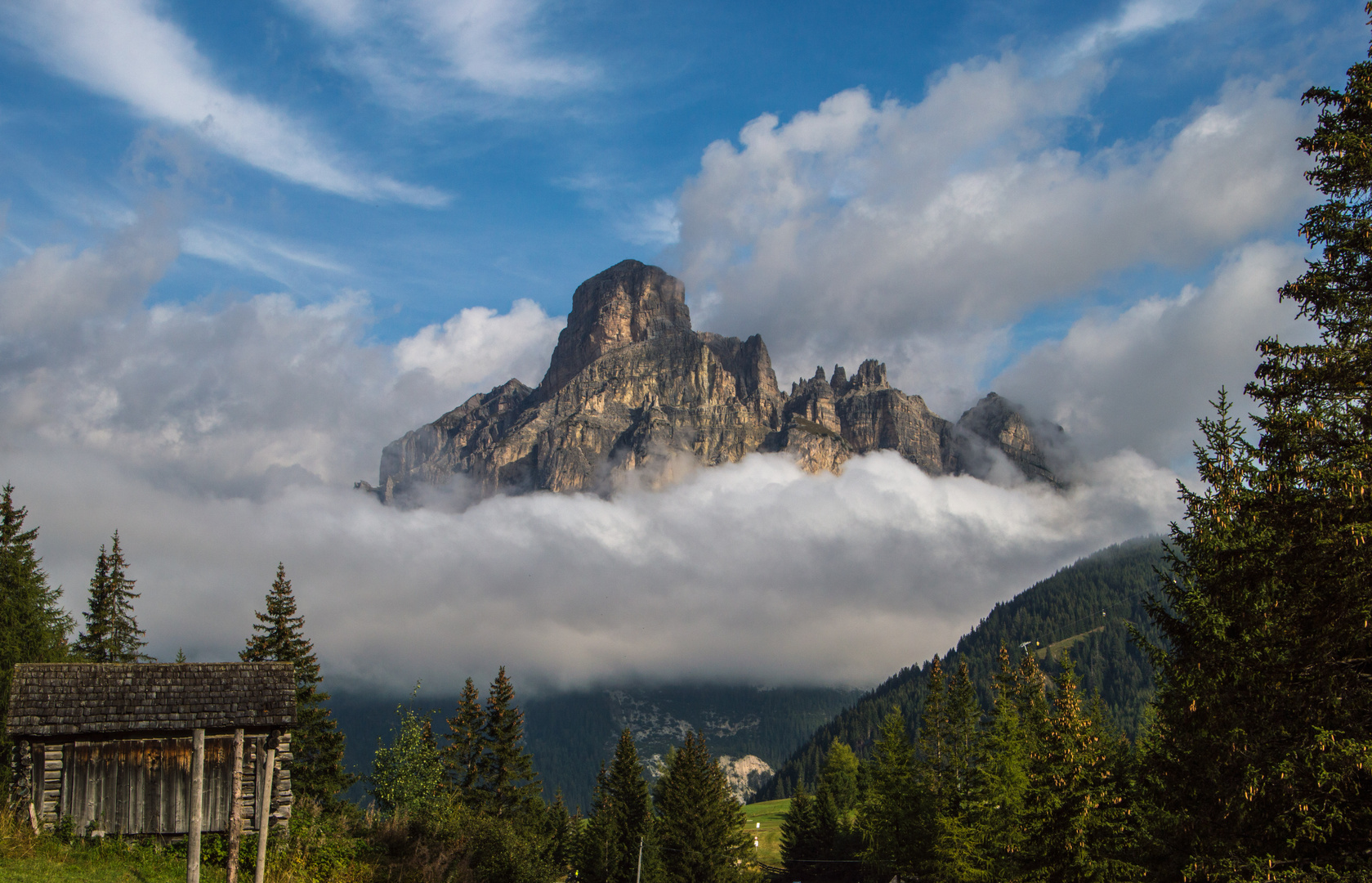 das Schloss in den Wolken