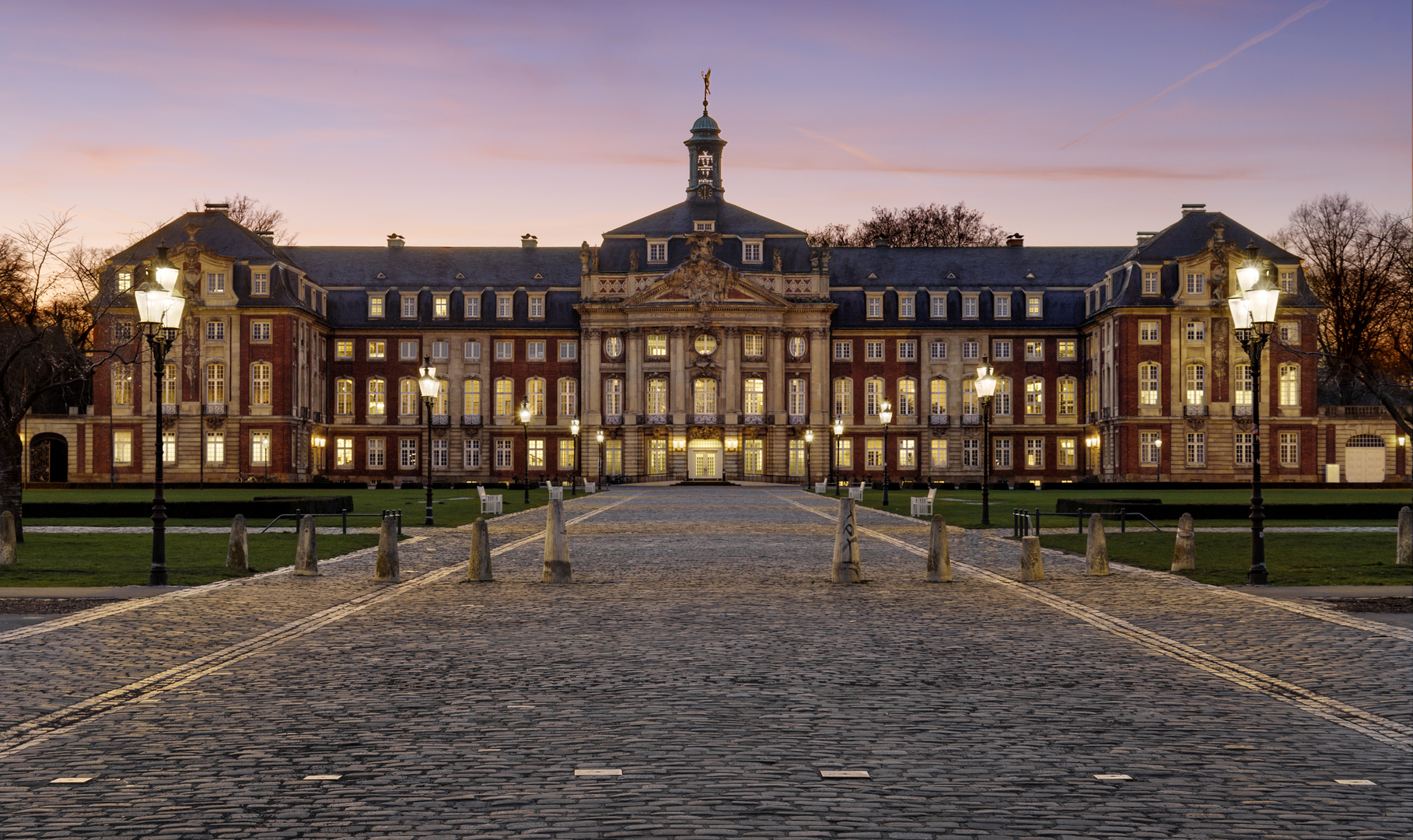 Das Schloss in Münster am späten Abend