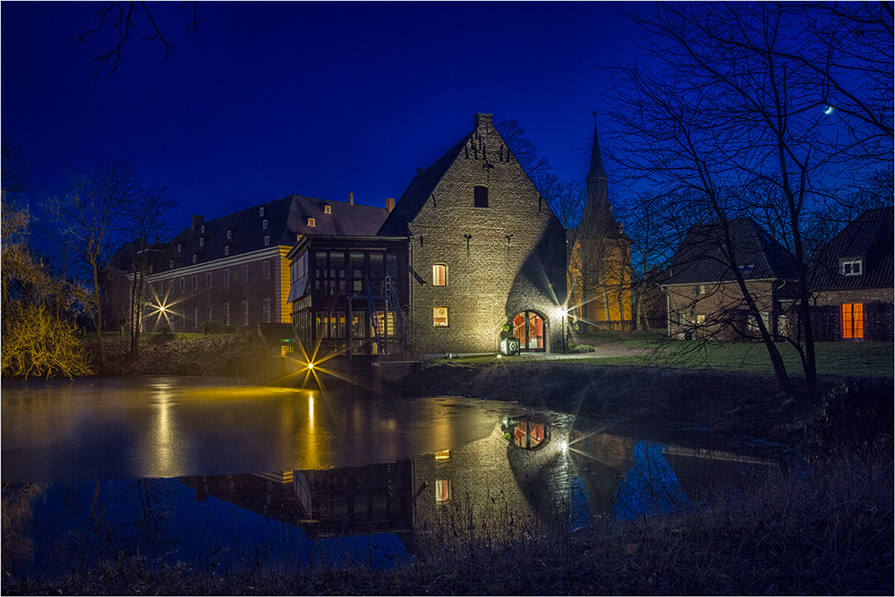 Das Schloß in Weeze Foto & Bild architektur, architektur bei nacht