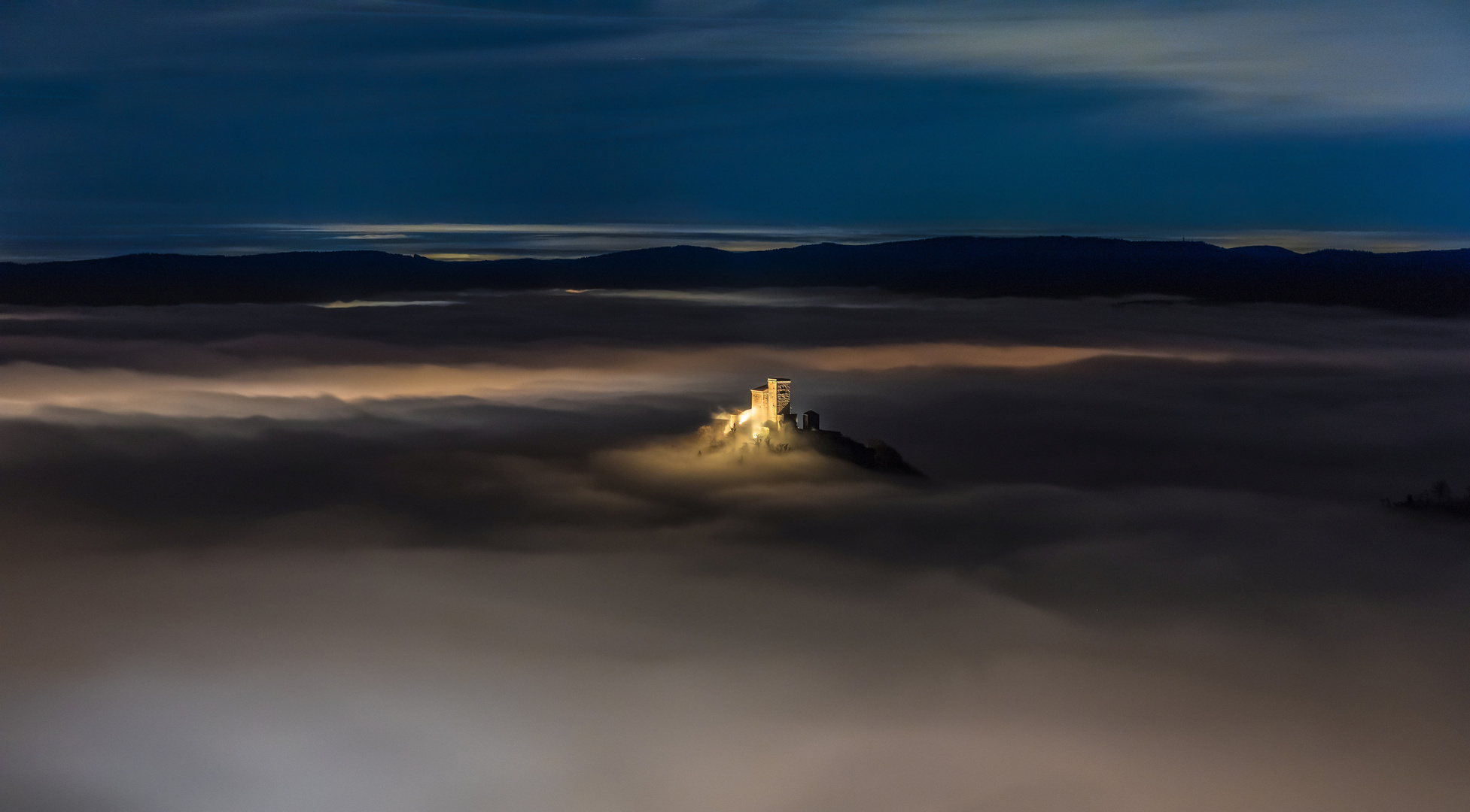 Das Schloss über den Wolken .....