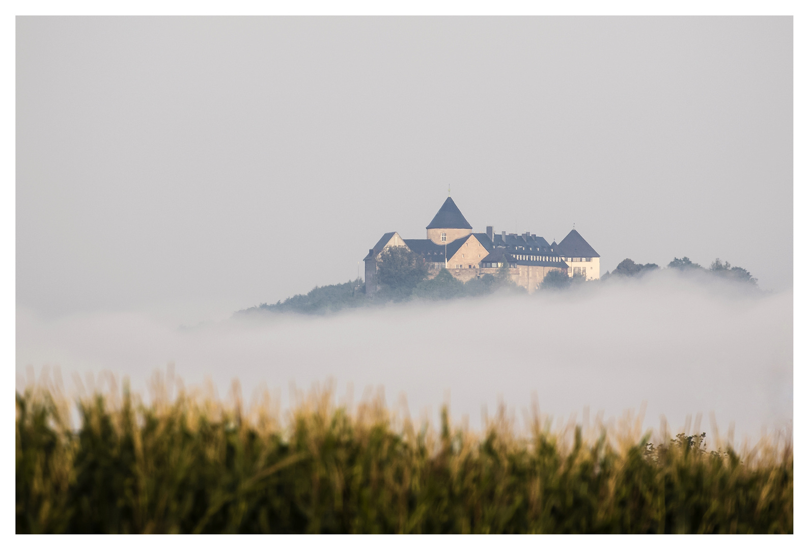 Das Schloß über den Wolken 2