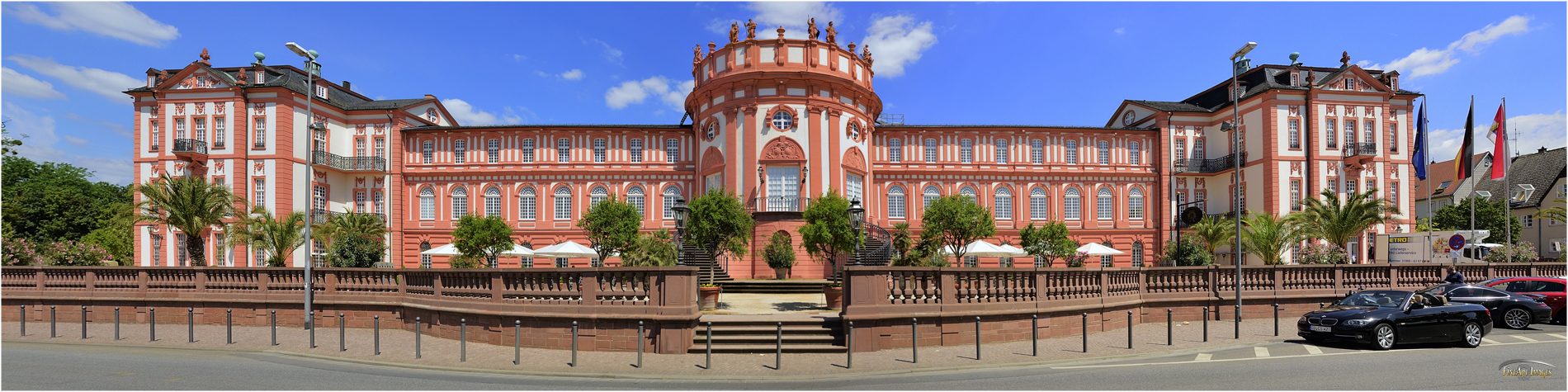 Das Schloss von Wiesbaden Biebrich als Panorama