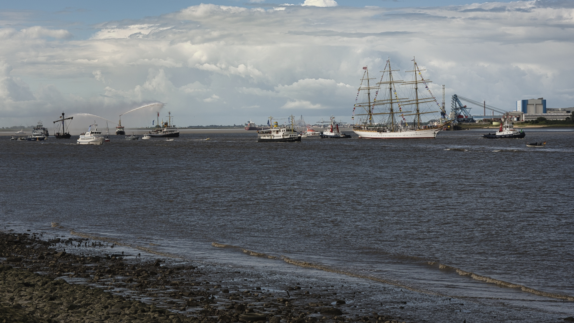 Das "Schulschiff Deutschland" erreicht Bremerhaven