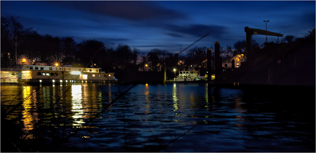 Das Schulschiff Rhein in Duisburg Homberg