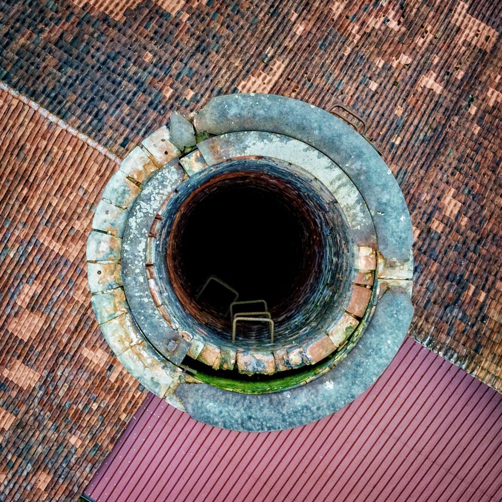 Das schwarze Loch Foto & Bild spezial, marode, marodes Bilder auf