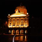 Das schweizer Bundeshaus bei Nacht