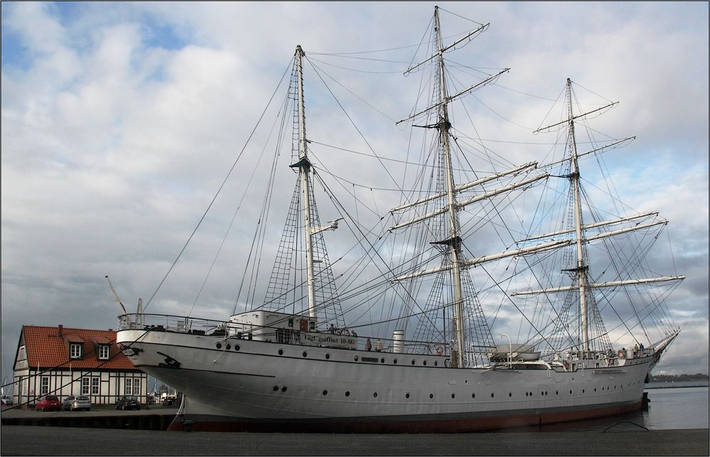 Das Segelschulschiff "Gorch Fock".