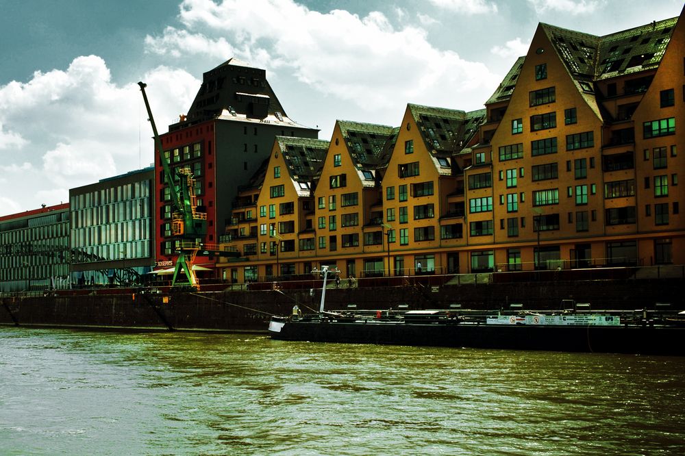 Das "Siebengebirge" im Rheinauhafen Köln