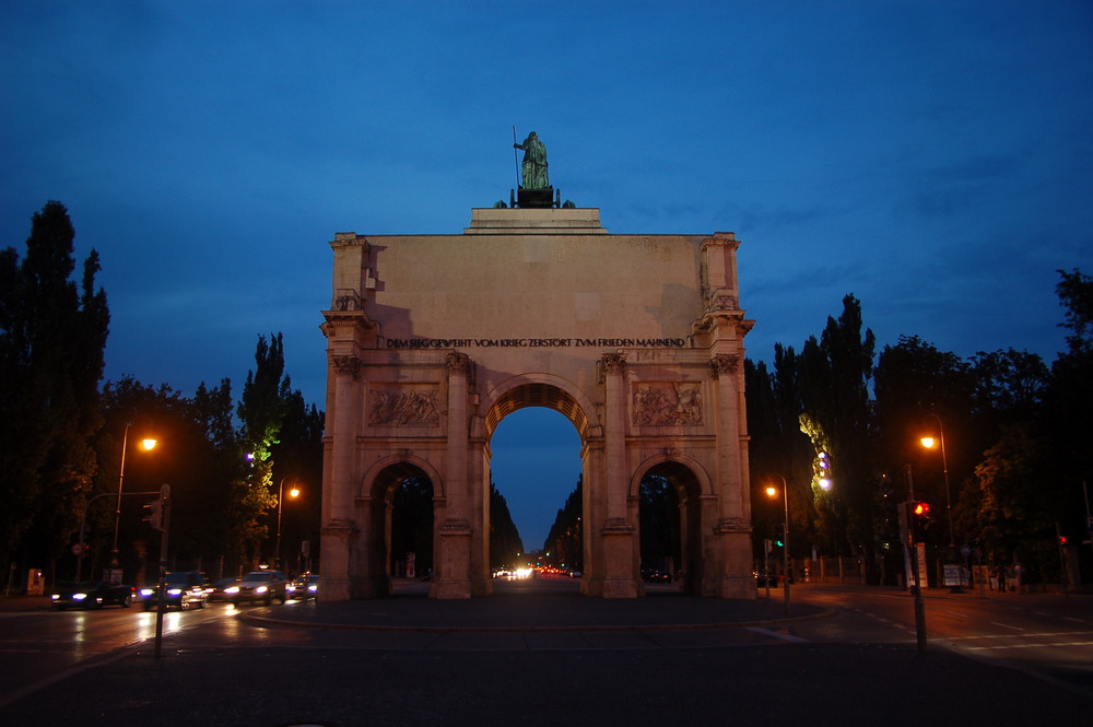 Das Siegestor in München