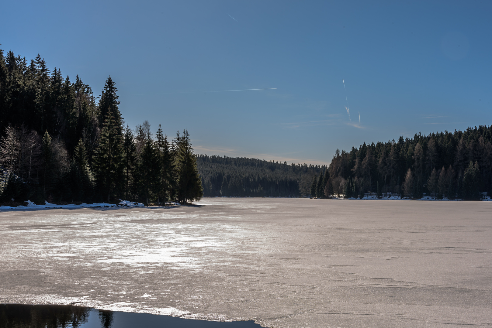 Das Sonnenlicht am Eis sich bricht...