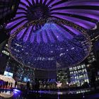 Das Sony-Center im Adventsschmuck