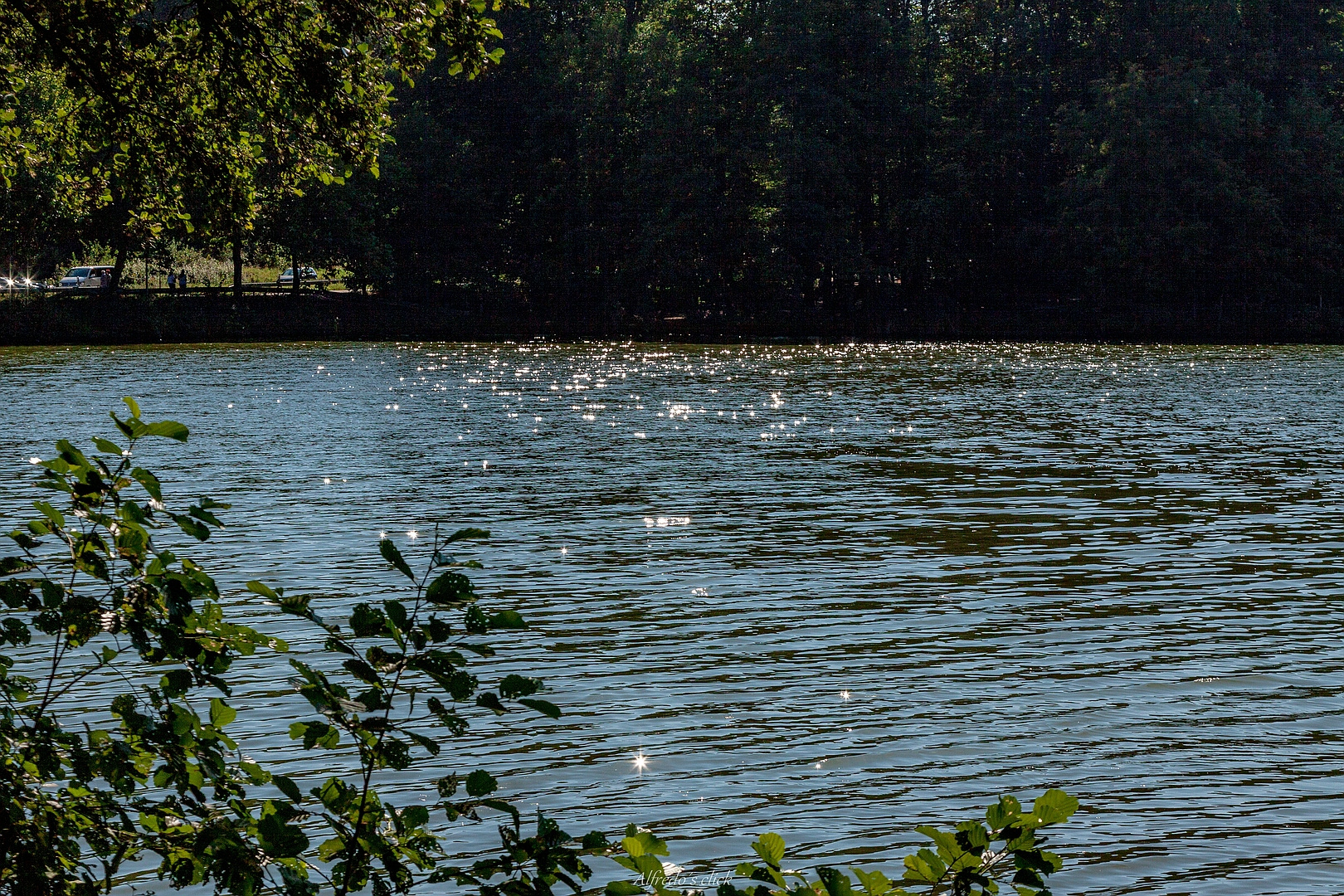 Das Spiegeln der Sonnenstrahlen.