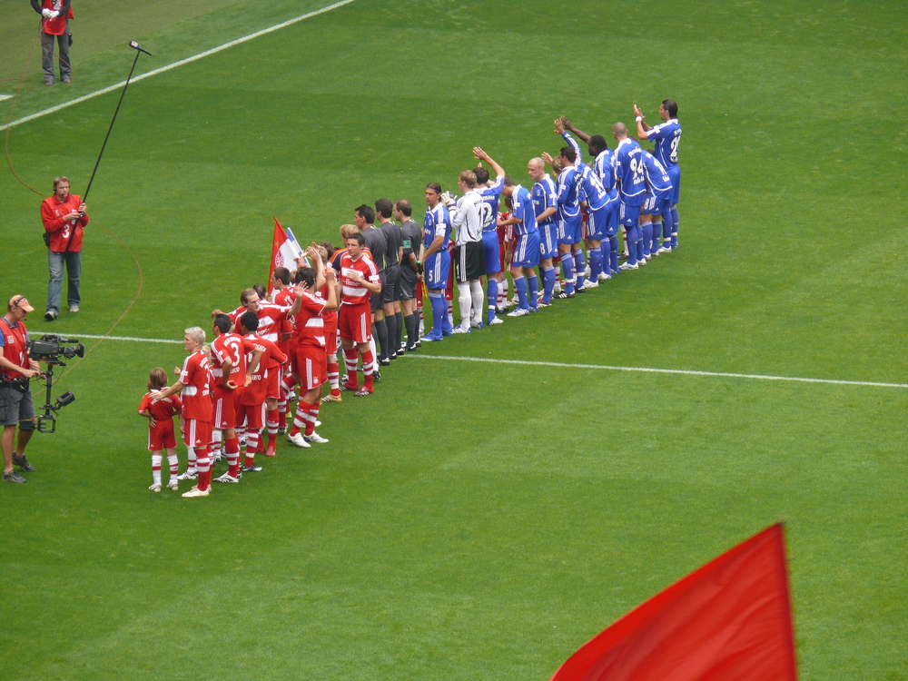 das Spiel kann beginnen (Bayern gegen Schalke)