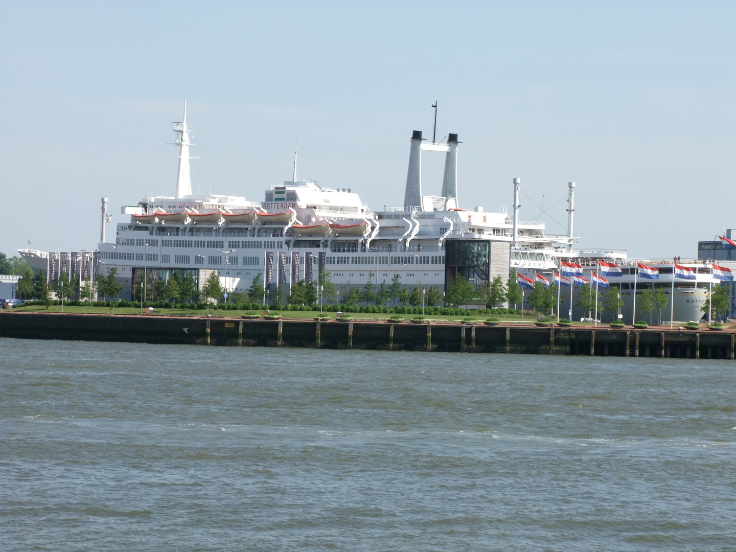 Das s.s. Rotterdam im Maashaven, Rotterdam