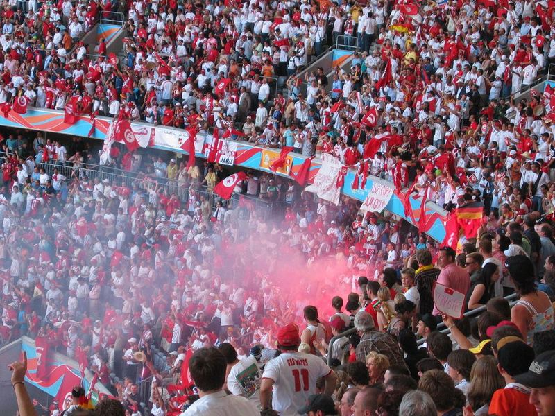 Das Stadion sieht rot!