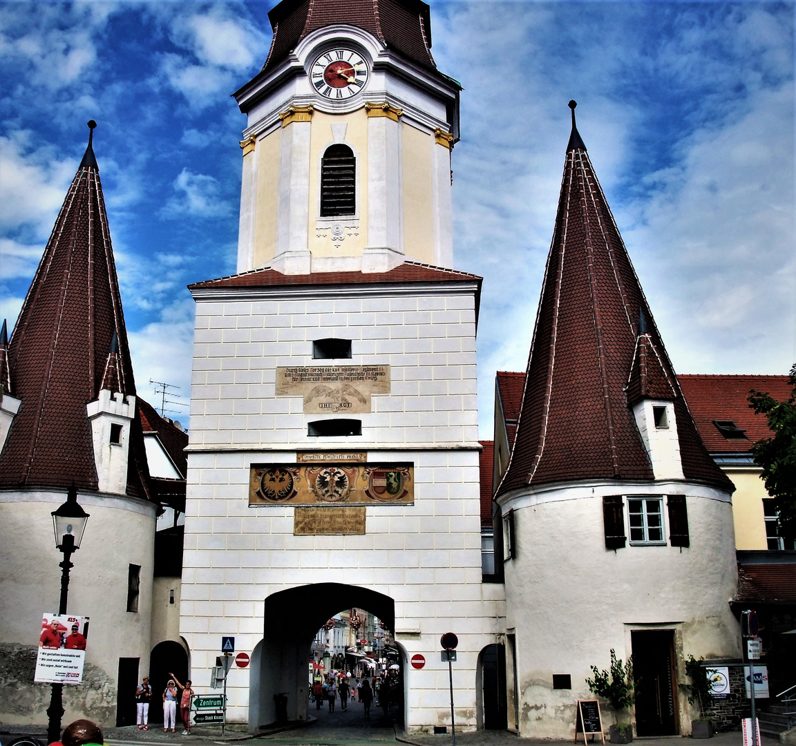 .. das  STEINER TOR  ist das  ...