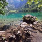 Das steinige Lager im See des Türkiswassers...