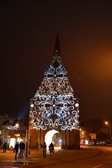 Das Steintor zur Lichtwoche 2024 in Rostock