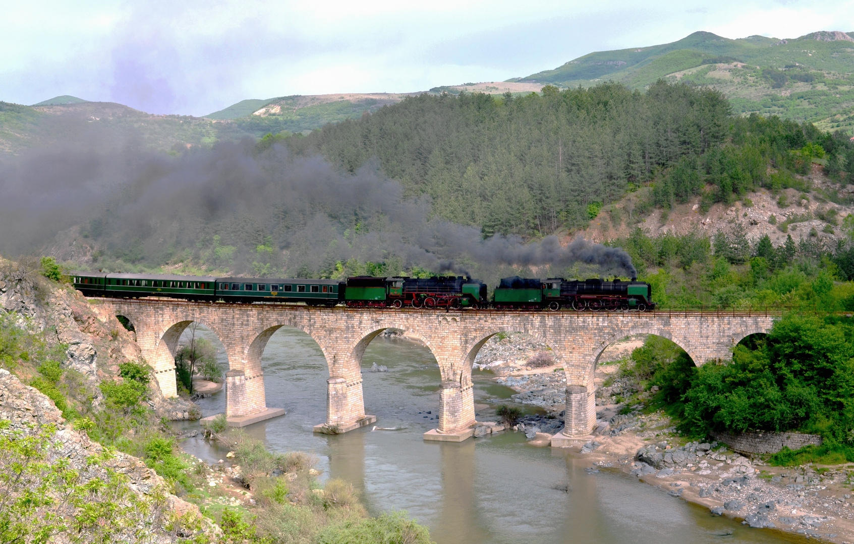 Das Steinviadukt bei Balabanova