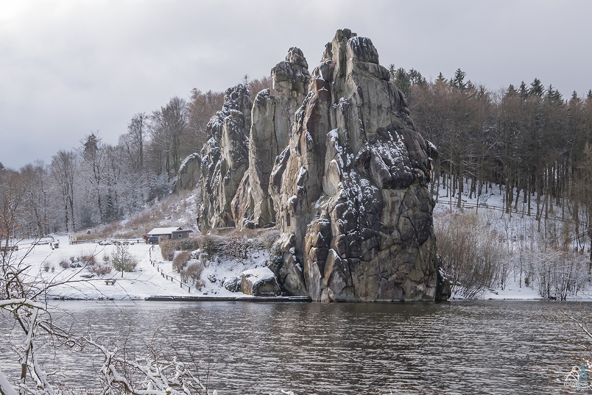 Das Stonehenge Deutschlands, die Externsteine im Teutoburger Wald.