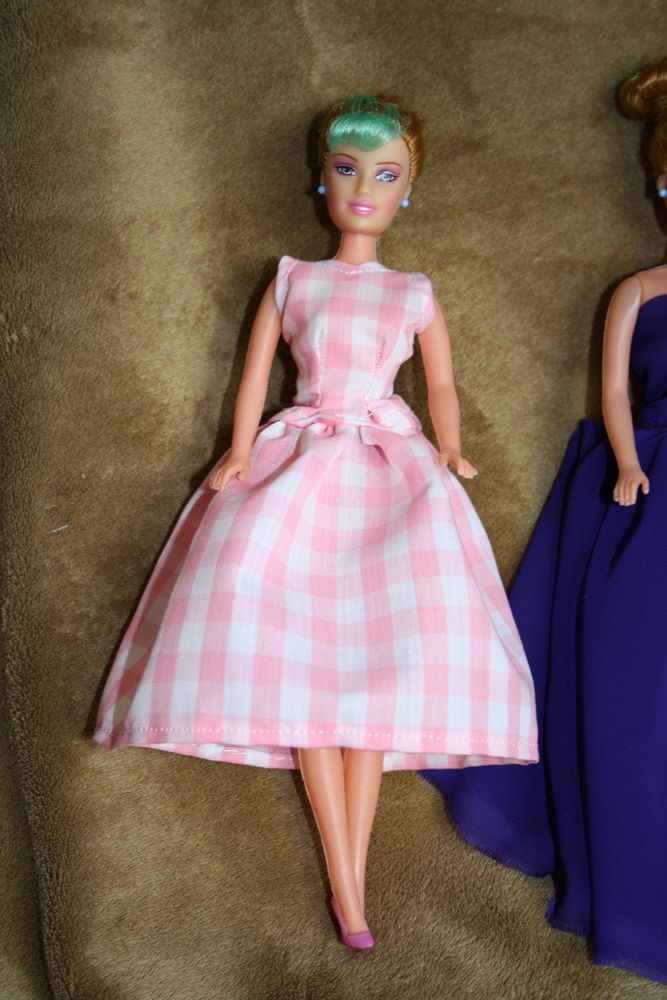 Das Tapfere Schneiderlein: Barbie's New dresses 09