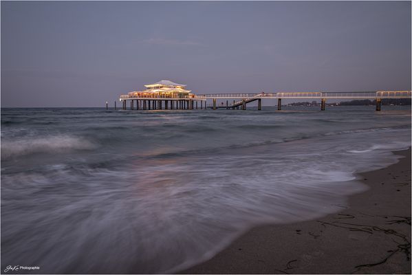 das Teehaus am Abend