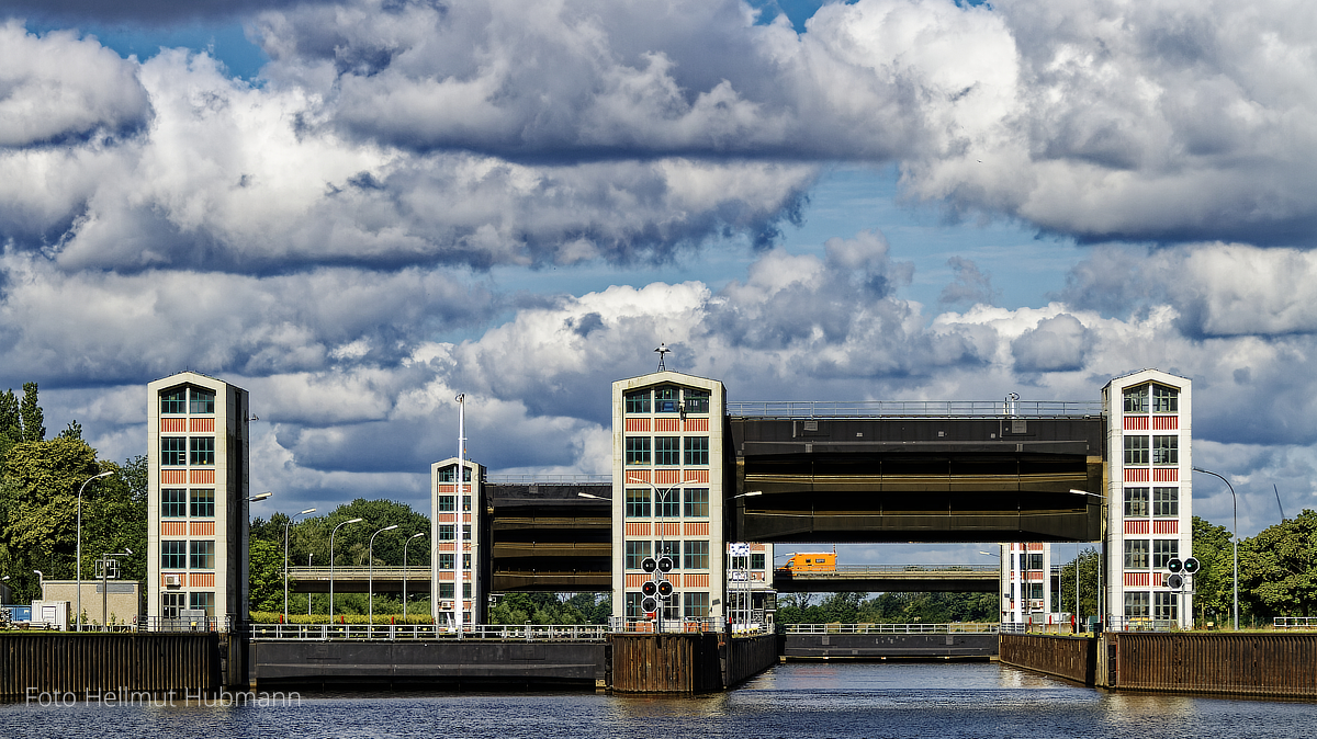 DAS TOR IST OFFEN - SCHLEUSE GEESTHACHT