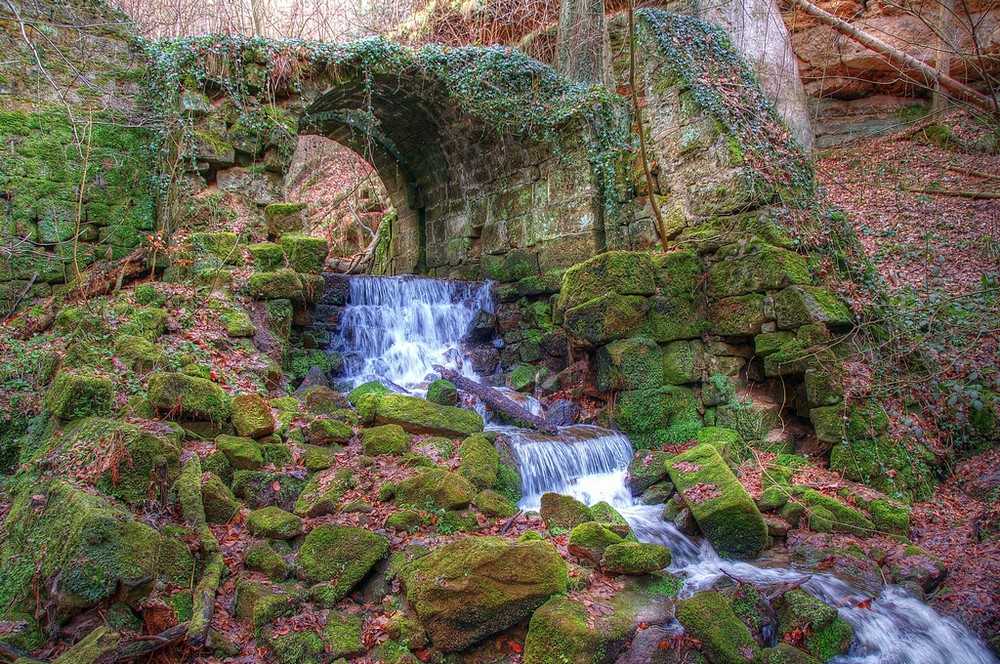 Das Tor zum ehemaligen Bärenzwinger in Hohnstein (Sächsische Schweiz)