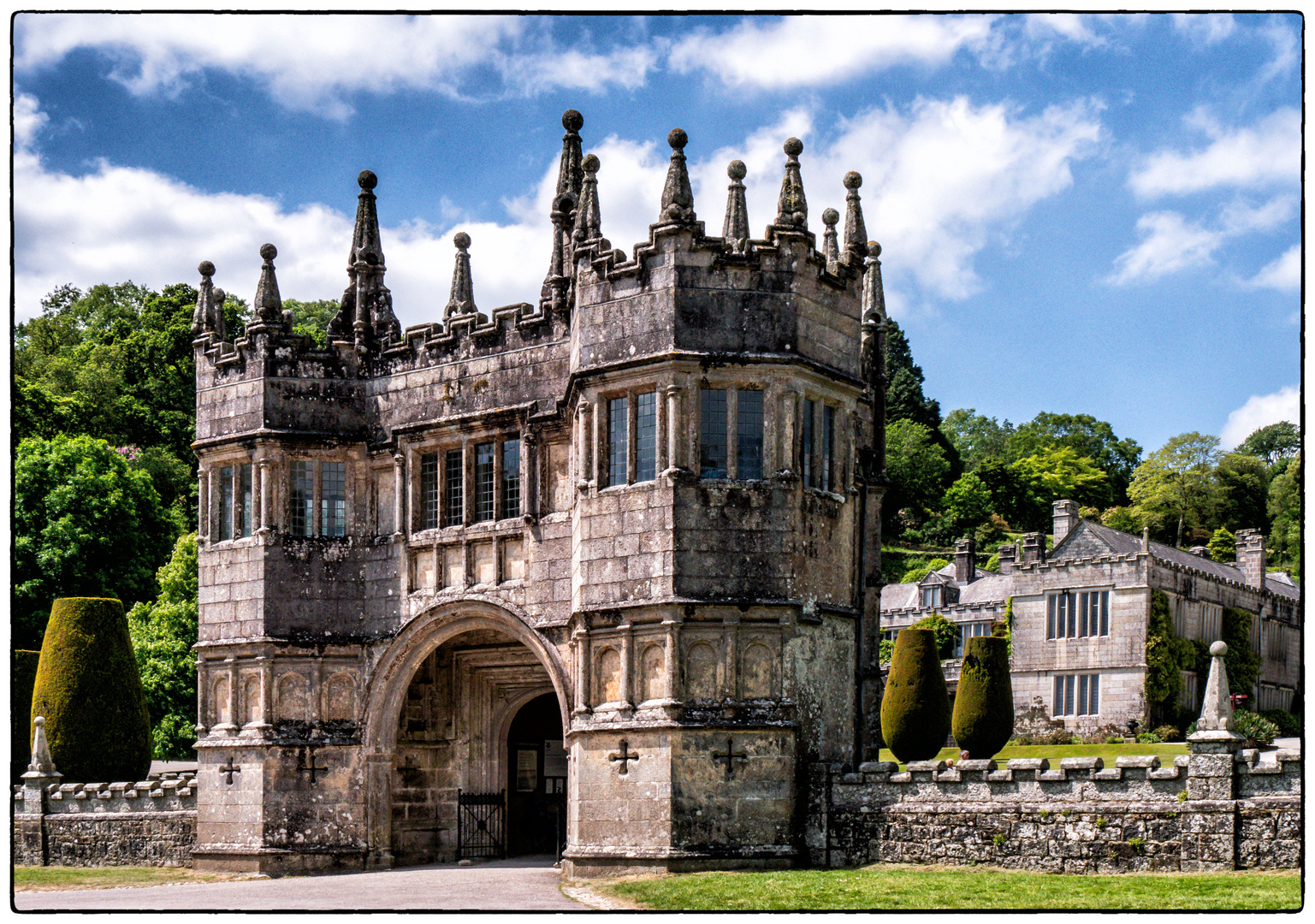 Das Tor zum Lanhydrock House und Garten