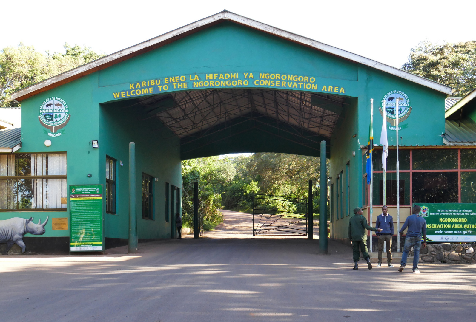 ...das Tor zum Ngorongoro Krater...