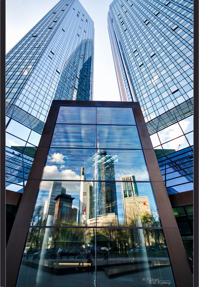 DAS TOR ZUR WELT Foto & Bild  urban, architektur, gespiegelt Bilder auf fotocommunity