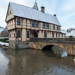 Das Torhaus im Schnee