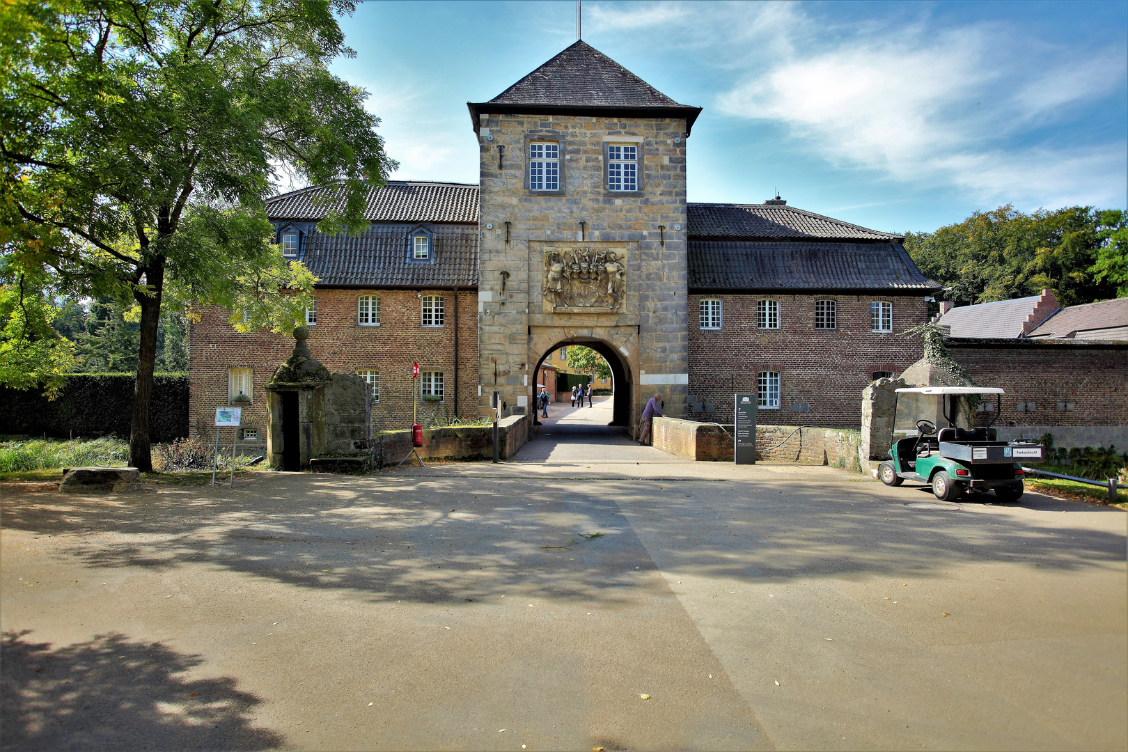 Das Torhaus von Schloss Dyck in Jüchen