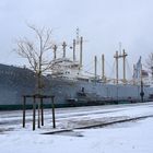 Das Traditionsschiff "Dresden" im Schneetreiben