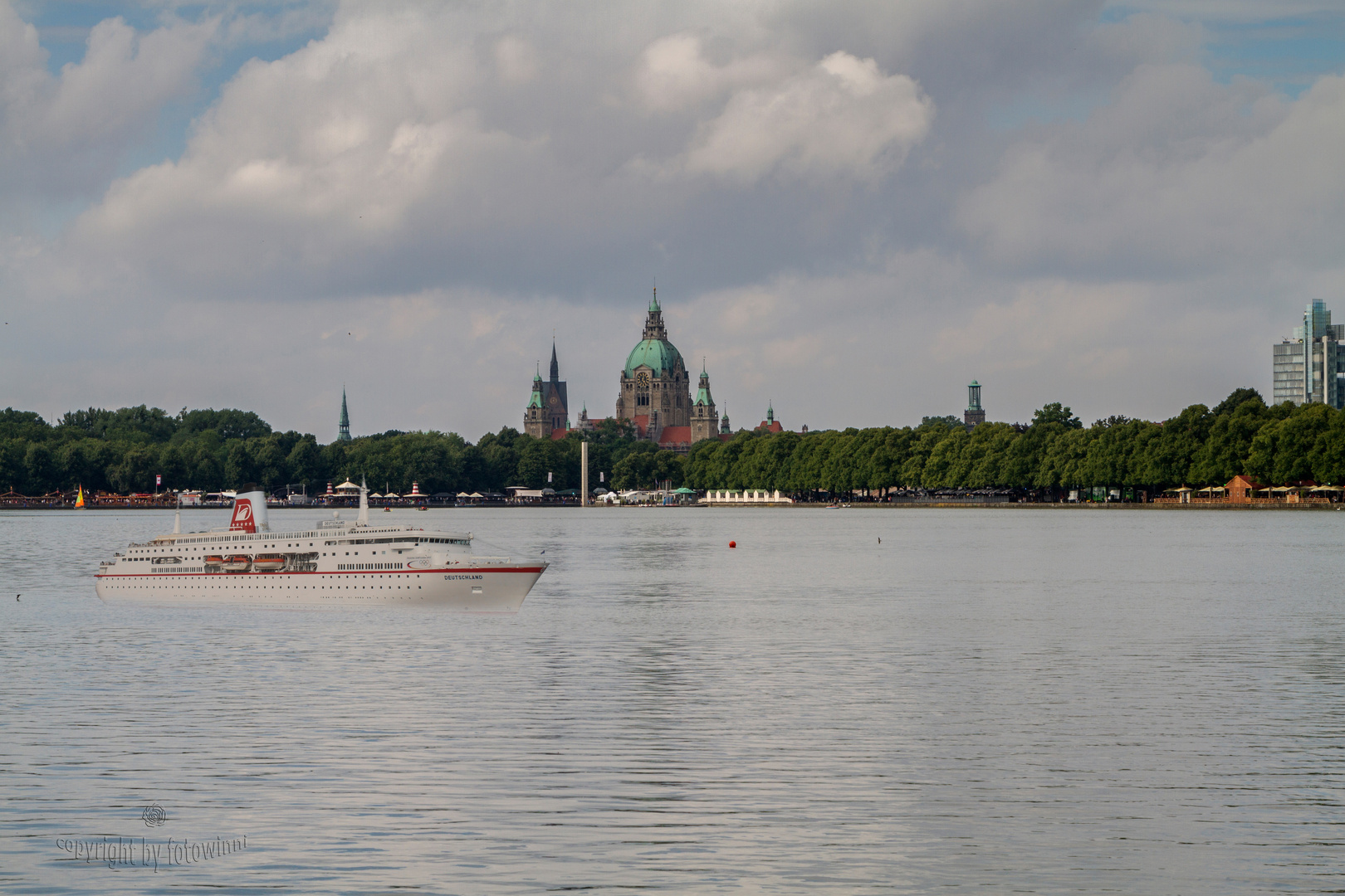 das Traumschiff auf dem Maschsee in Hannover