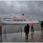 Das Traumschiff im Sturm