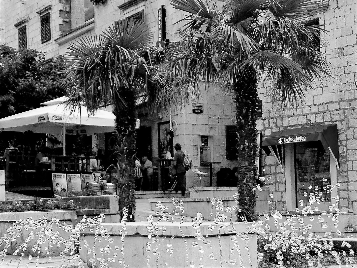 Das Treiben am Brunnen