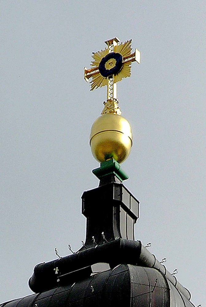 Das Turmkreuz der Frauenkirche zu Dresden